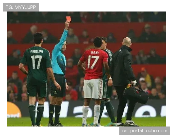 场边冲突：弗赖堡主帅因抗议判罚被主裁判出示红牌